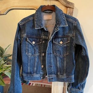 Everlane 💙 the Shrunken Denim Jacket